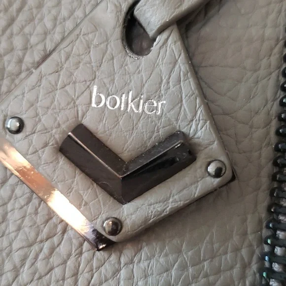 BOTKIER HTF Rare Skull and Crossbones Tote - Picture 3 of 14